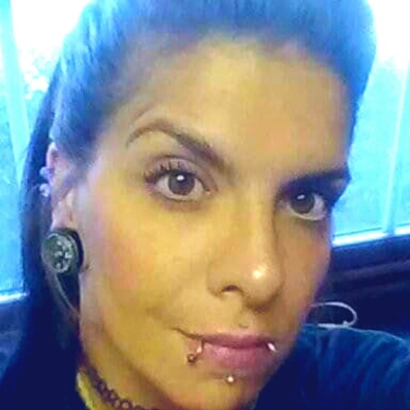 Meet your Posher, Amanda - Picture 1 of 1